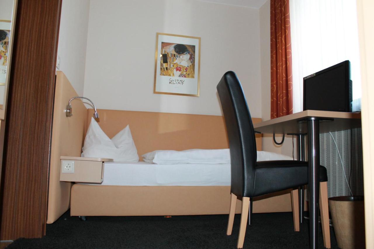 Hotel Huebler Франкфурт-на-Майне Экстерьер фото