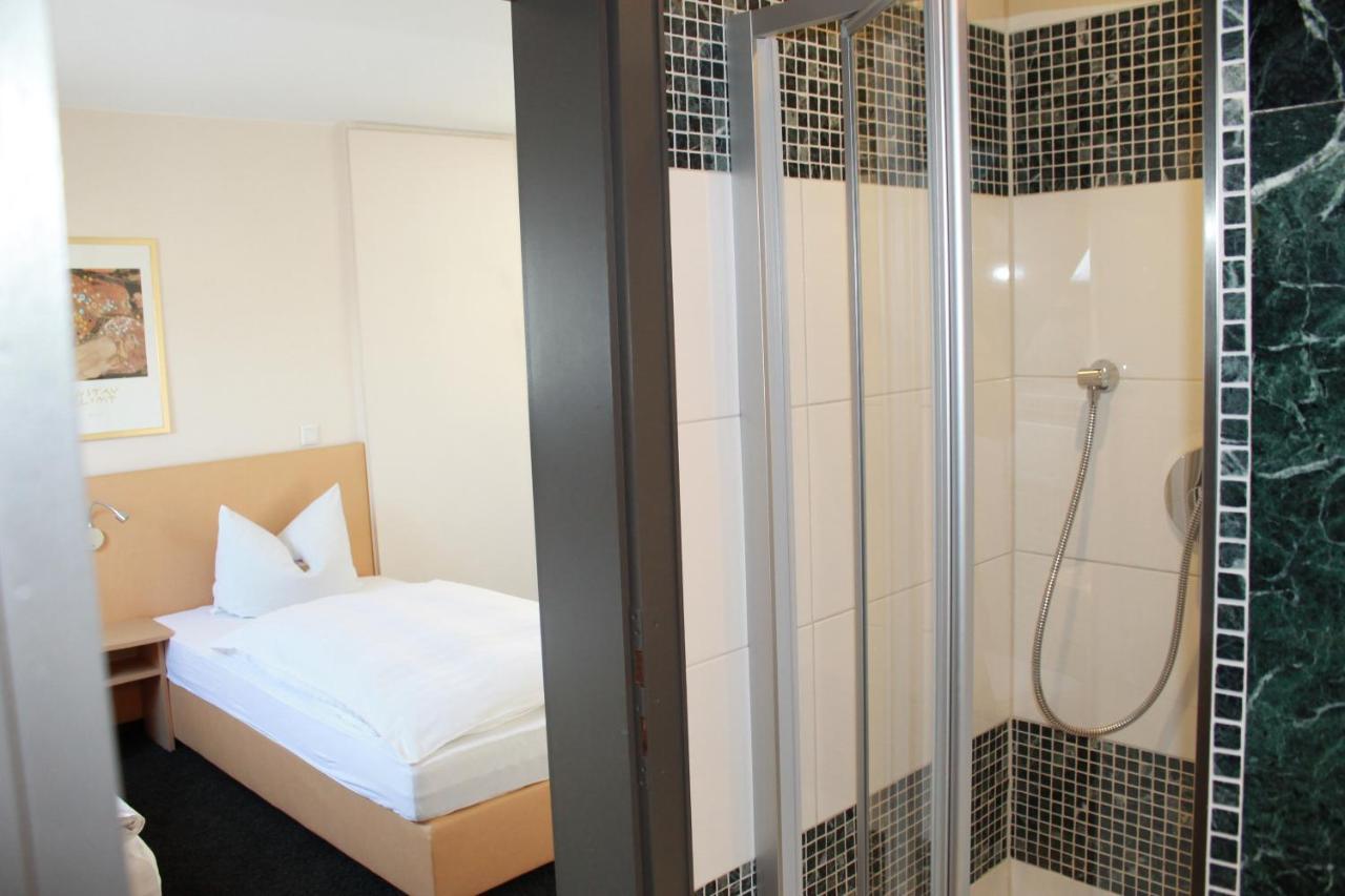 Hotel Huebler Франкфурт-на-Майне Экстерьер фото